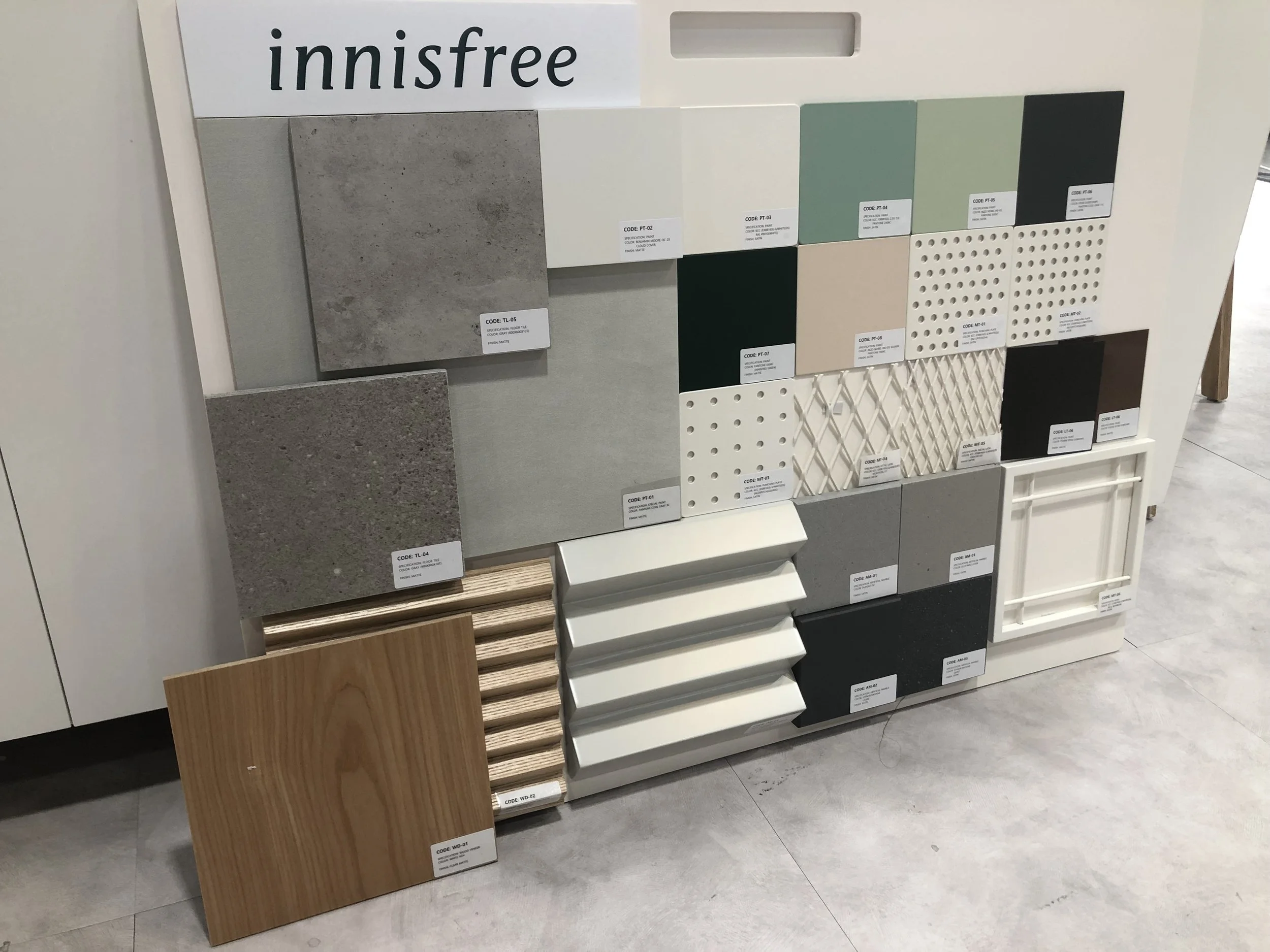 innisfree-new store materials.jpg