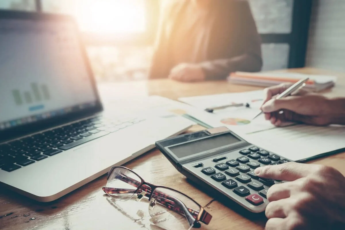 How Much Tax Is Deducted from a Paycheck in MA?