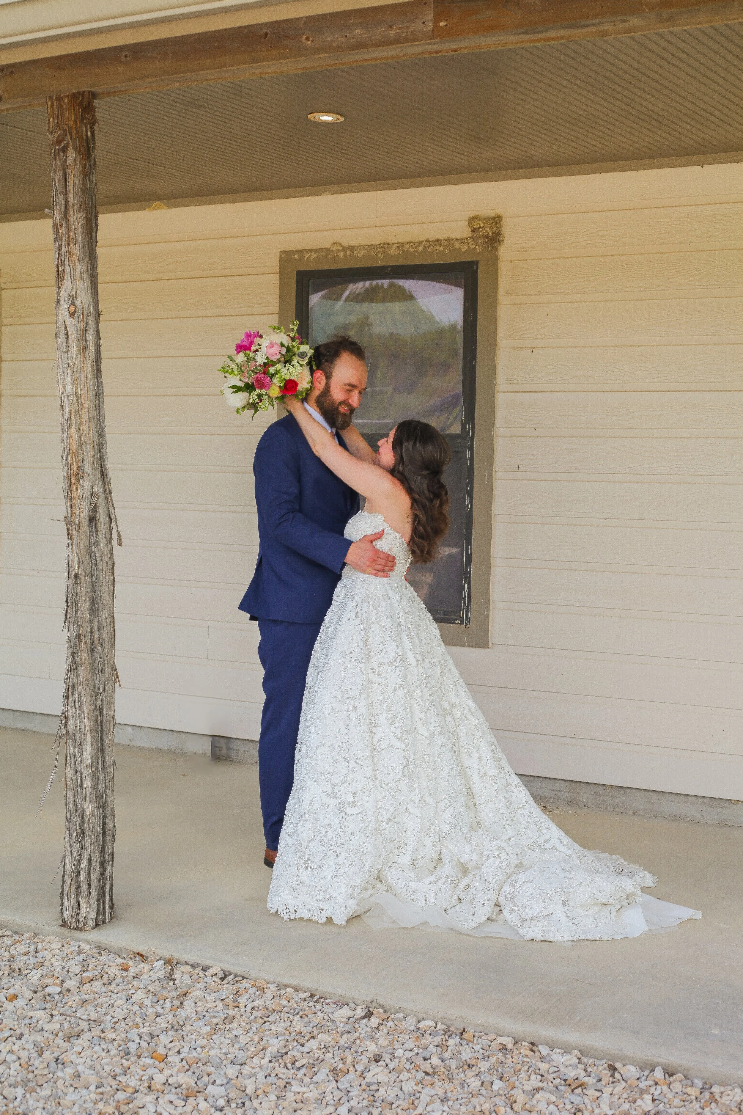 Sarah E Photos - 6 Hour Wedding Photography Coverage - All Professionally Edited Digital Images - Fort Worth, Texas