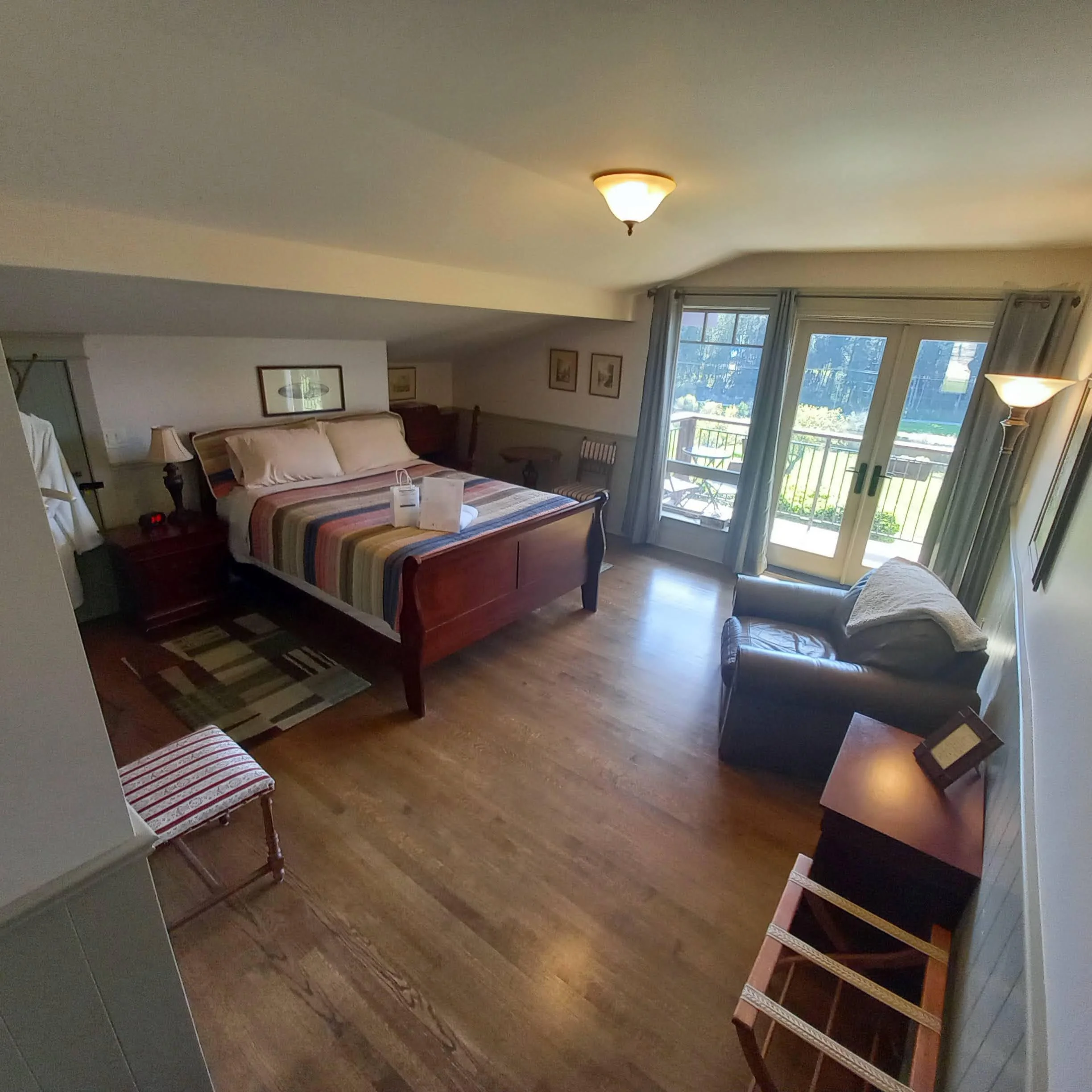 2-Night Partial B&B | Upstairs Only