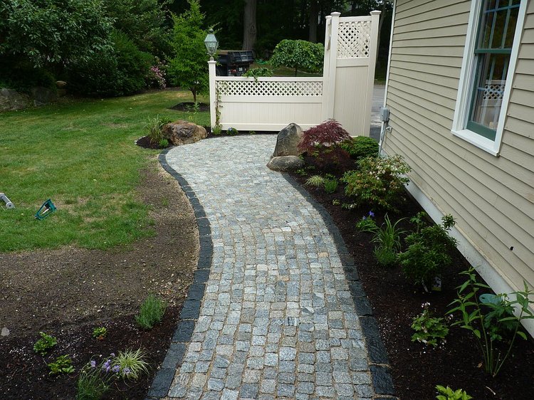 DSchw-cobblewalk-planted2-800.jpg