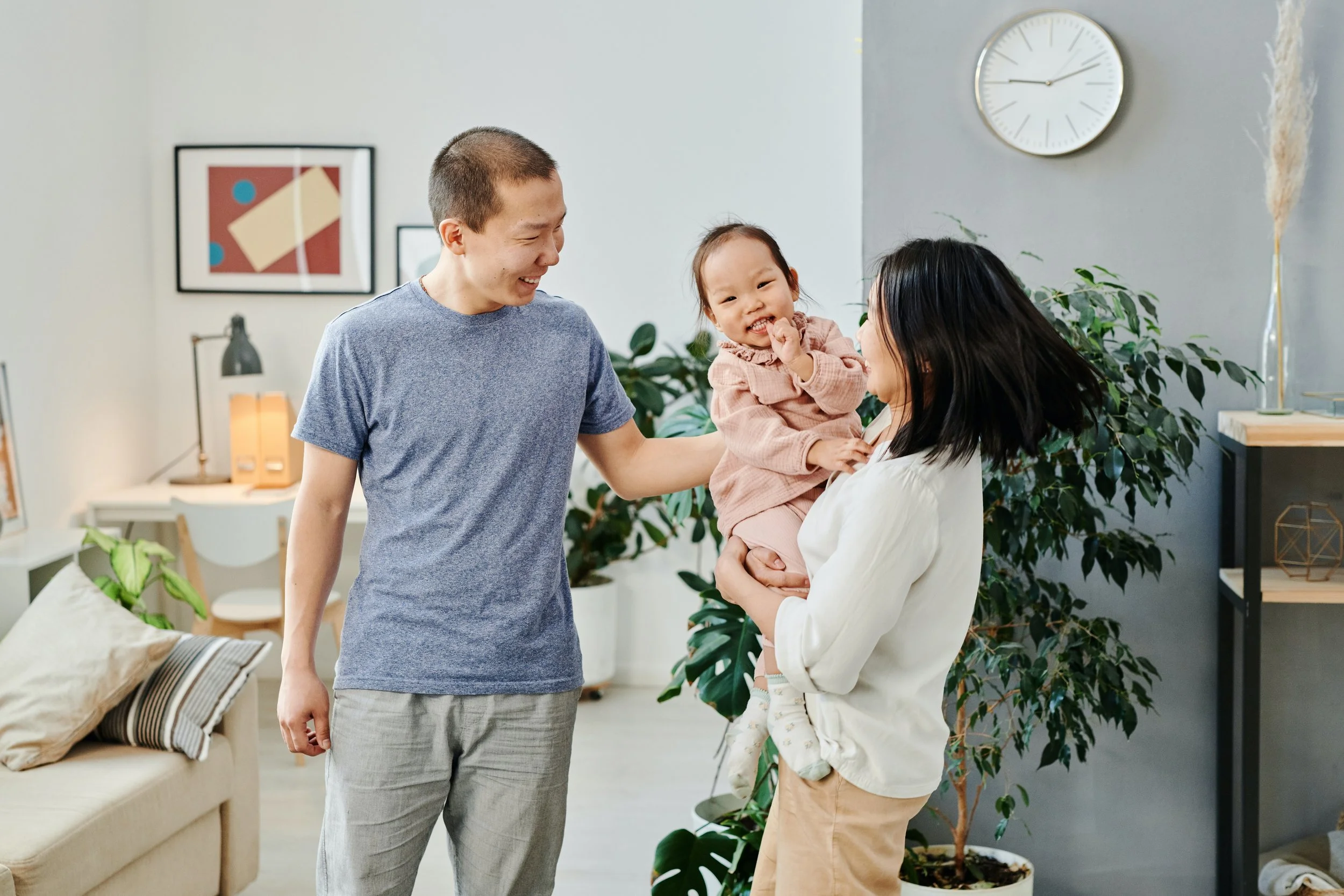 5 Easy Tips To Keep Your Kid’s Smiles Healthy &amp; Happy