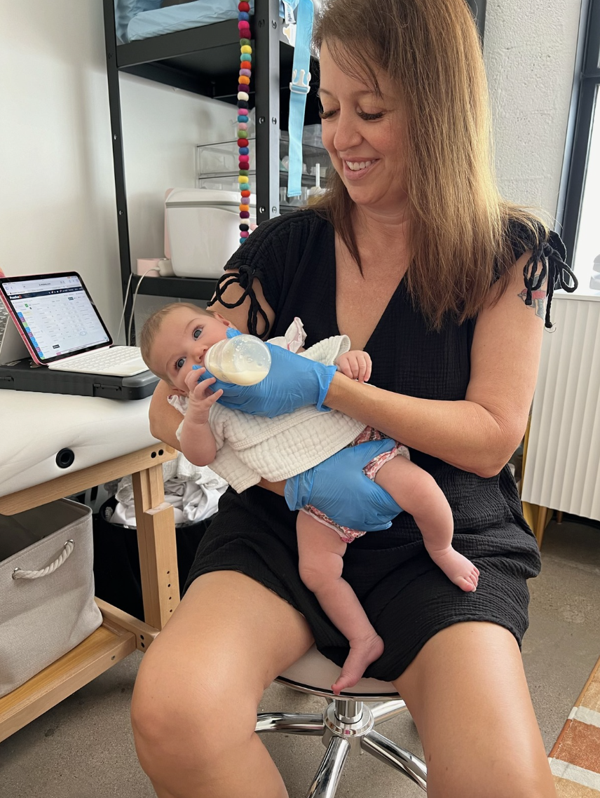 How to Safely Warm Breastmilk (And What to Avoid!)