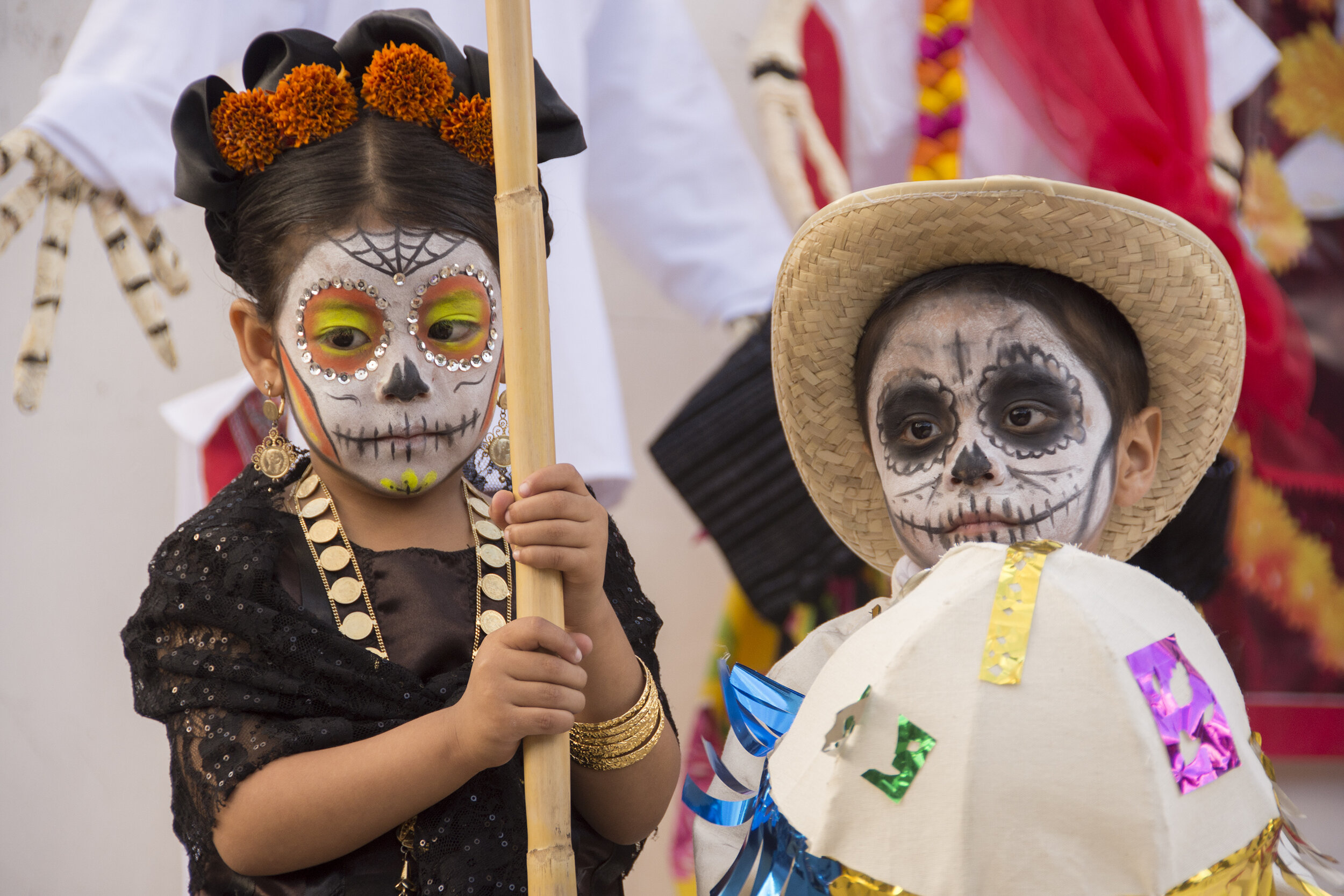 Las Catrinas y Catrines del Dia de Muertos — Hecho en Mexico