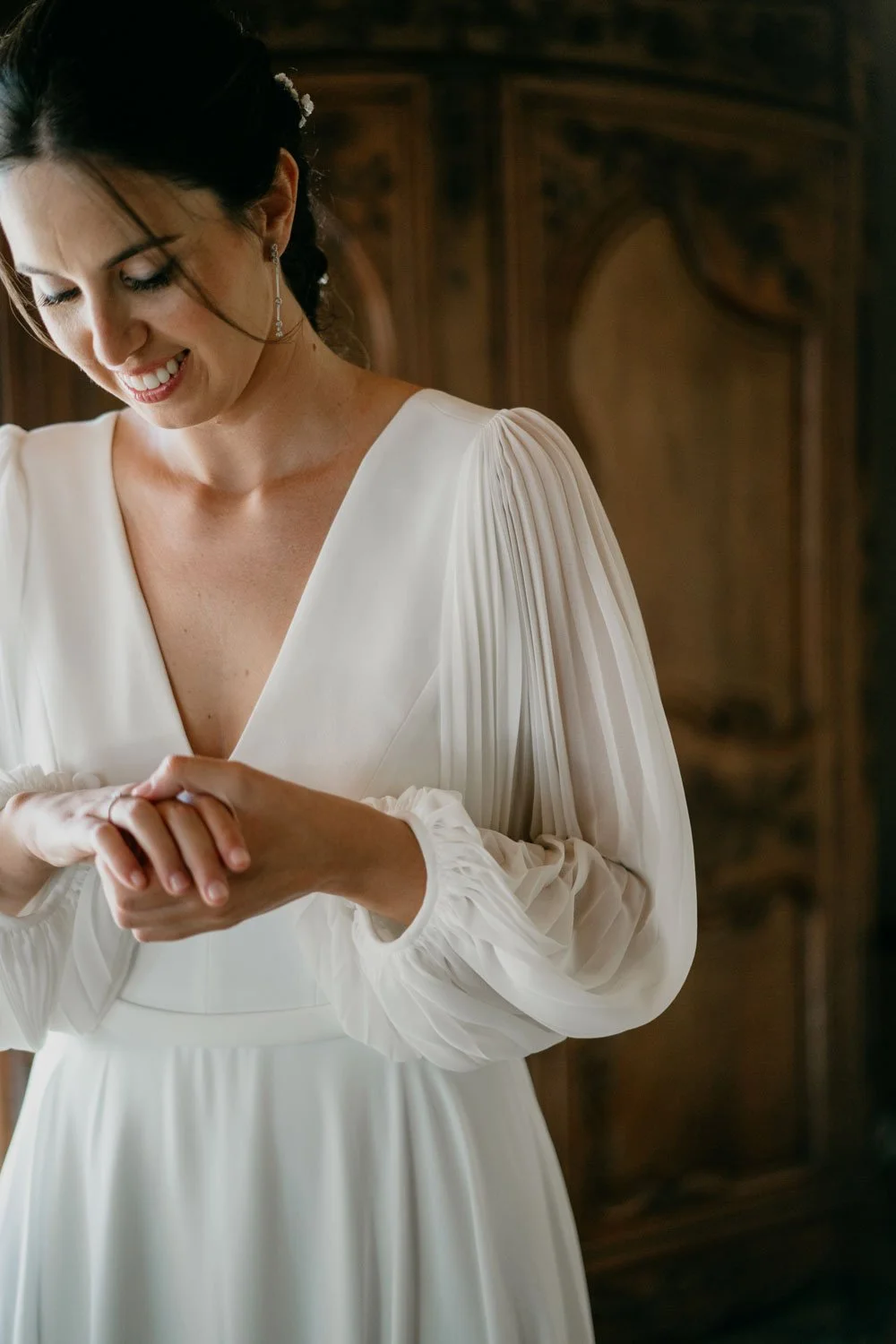 Detalls dels complements de la nuvia fotografiats per fotograf de boda a Tarragona