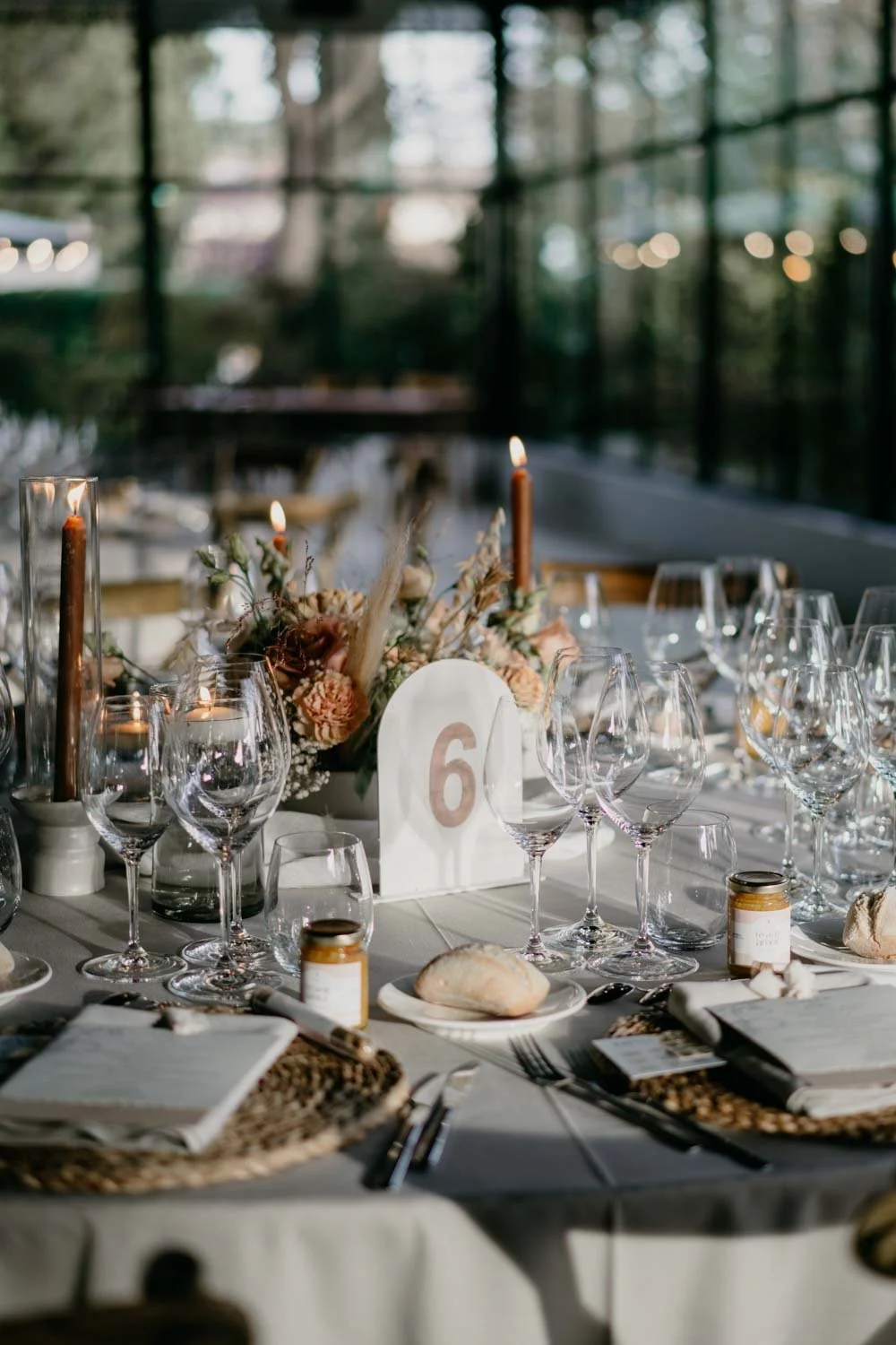 Centres de flors i decoracio de taula per a un banquet a Orangerie Tarragona.