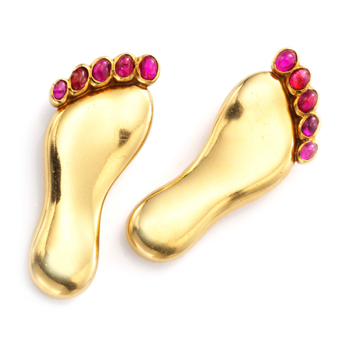 BRCH-54_FDG_RVJ+CO-92_A+Pair+of+Gold+n+Pink+Sapph+Feet+Brooch+c1945+by+Flato.jpg