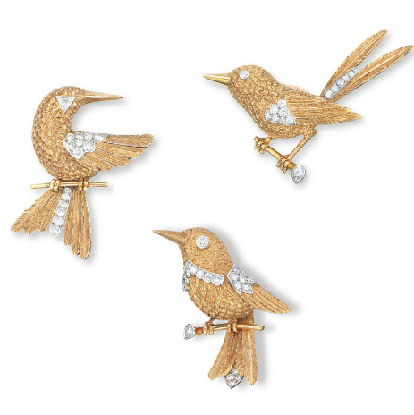 A SET OF RETRO DIAMOND AND GOLD BROOCHES, BY CARTIER, CIRCA 1960 - SOLD