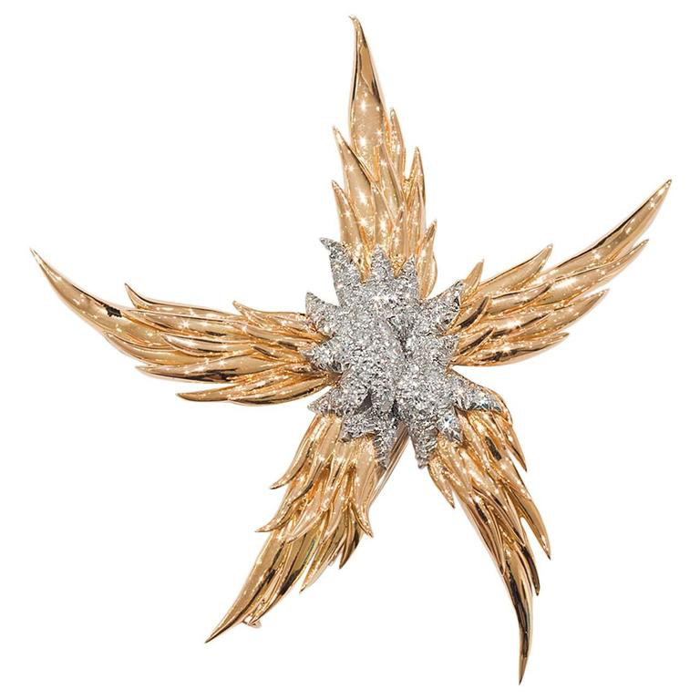 A DIAMOND AND YELLOW GOLD CLIP BROOCH, BY TIFFANY SCHLUMBERGER - SOLD