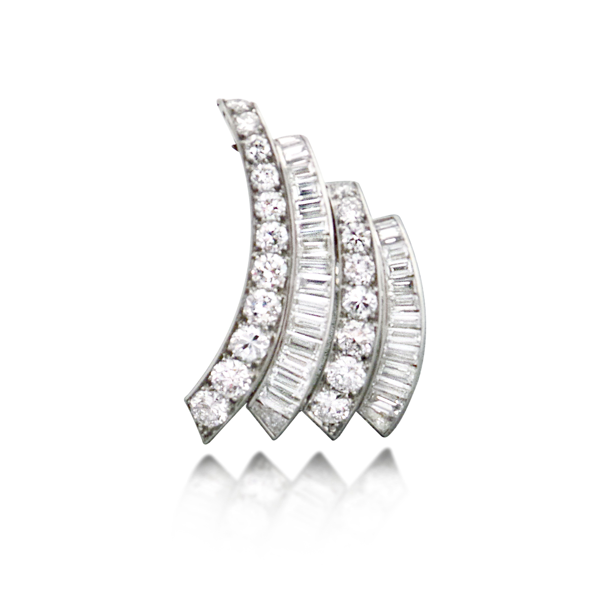 A RETRO DIAMOND CLIP, BY VAN CLEEF &amp; ARPELS, CIRCA 1950 - SOLD