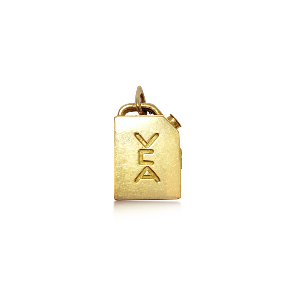 AN 18K GOLD VAN CLEEF &amp; ARPELS "JERRYCAN" PILLBOX PENDANT, CIRCA 1970S 
