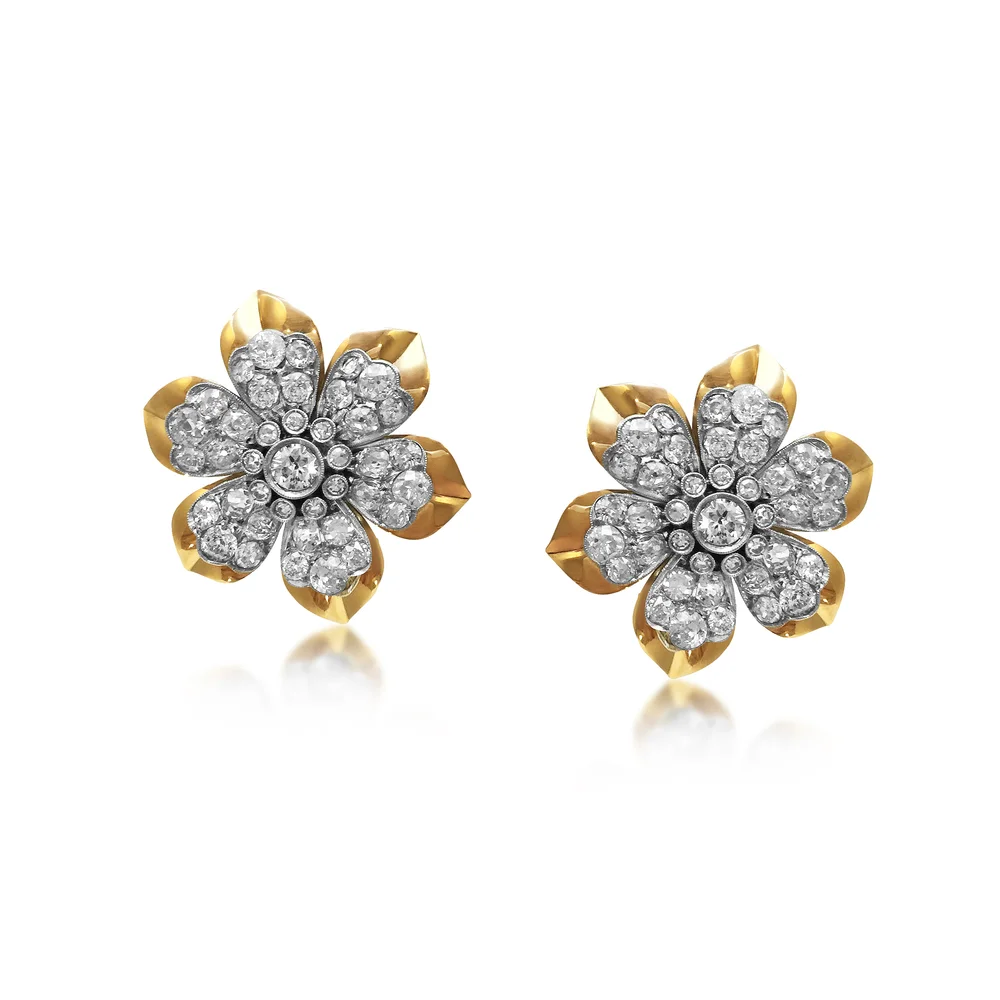 NOBM10%3A020616_NOB_RVJ+CO-102_A+Pair+of+Flower+Dia+Earclips.jpg
