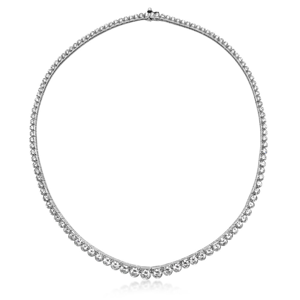 A DIAMOND LINE NECKLACE 
