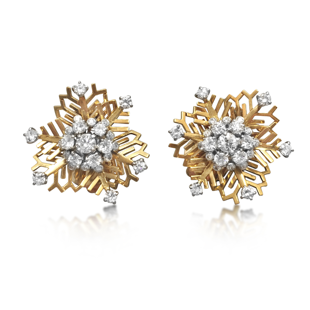 A PAIR OF GOLD AND DIAMOND EARRINGS, BY VAN CLEEF &amp; ARPELS, CIRCA 1946  