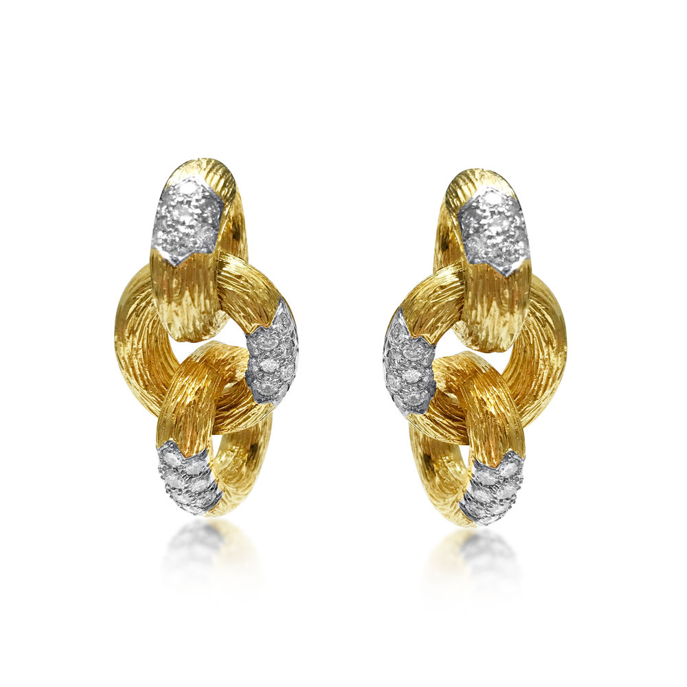 A PAIR OF 18K YELLOW GOLD AND DIAMOND EARRINGS, BY WANDER, CIRCA 1960'S - SOLD