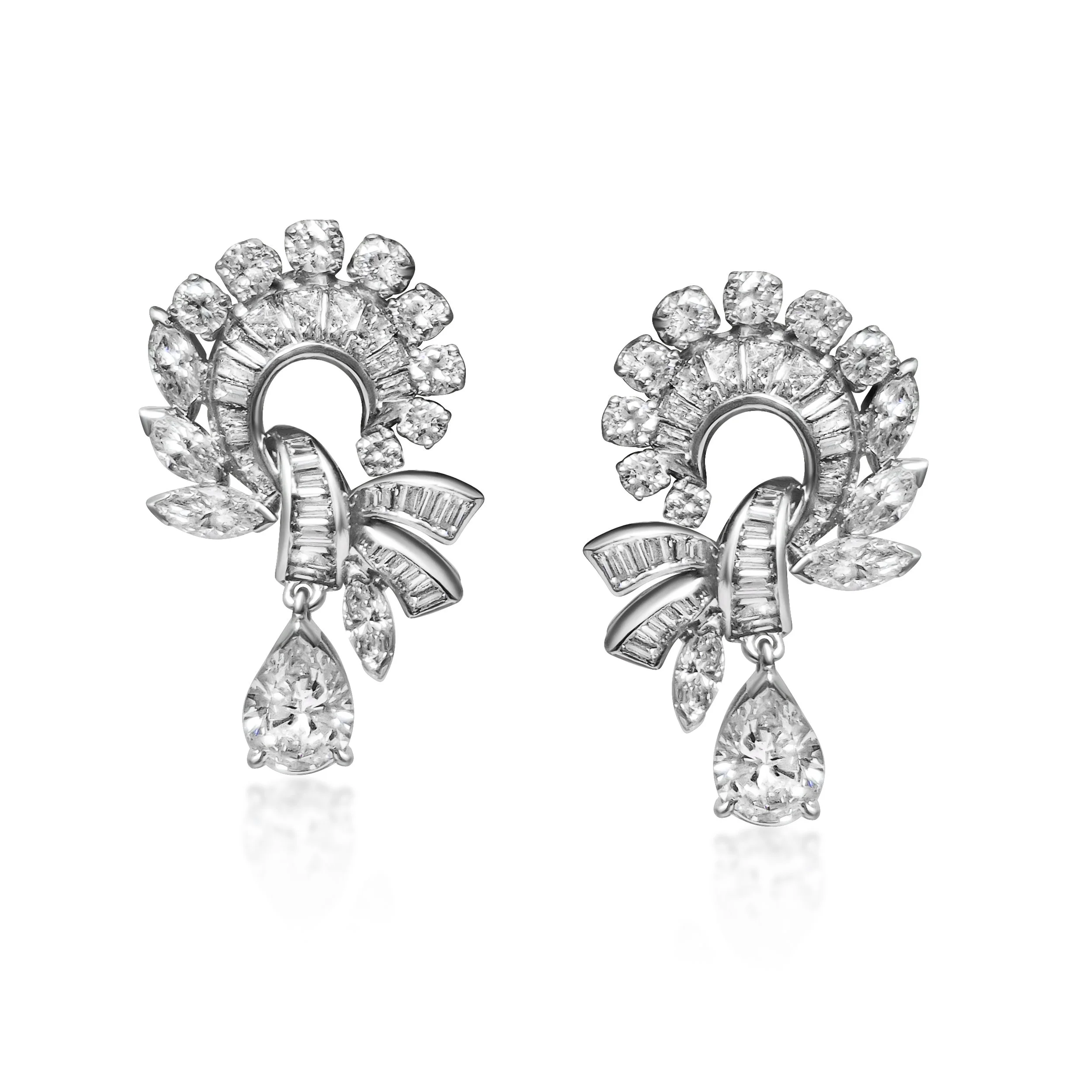 EA187:190426 Plat and dia Ribbon Earclips.jpg