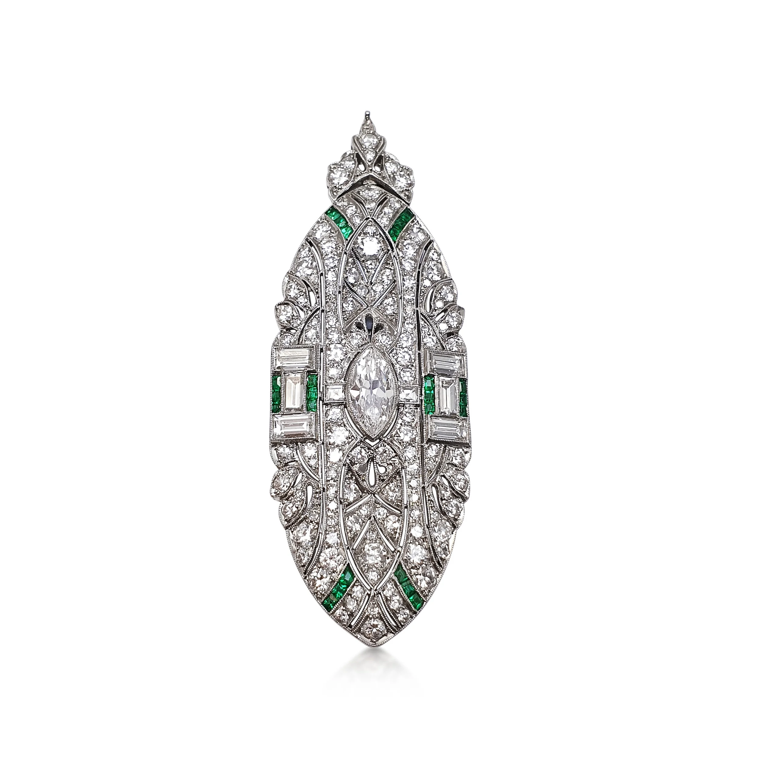 BO262:200106 An Art Deco Diamond and Emerald Pendant Brooch.jpg