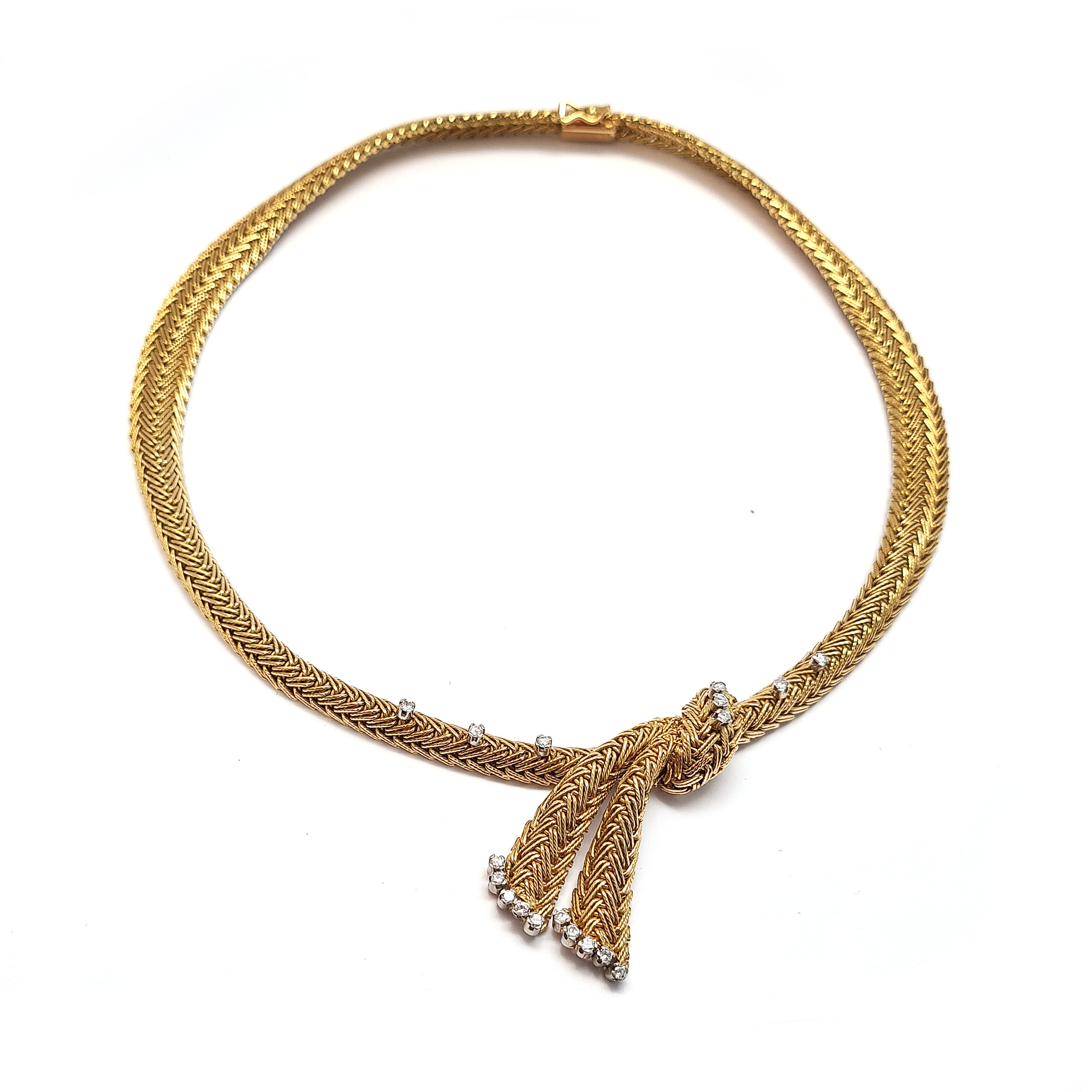 NK105:200916 An 18K YG and Dia Ribbon Necklace.jpg