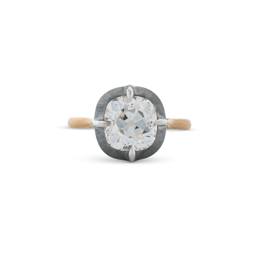 RI207_220518 Cushion brilliant-cut diamond of 3.20 carats, 18k rose and black matte finished gold (1).png