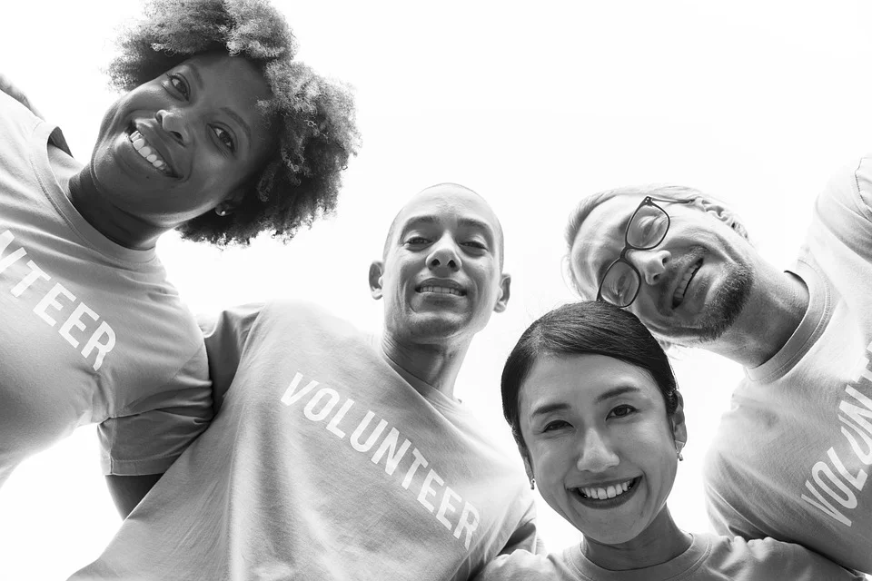Volunteer-Group.jpg