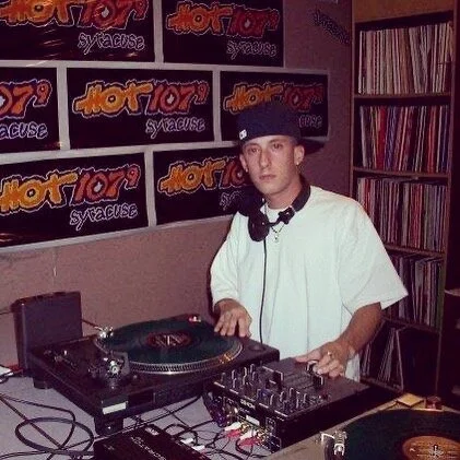 A solid classic throwback live in the studio in 2008 @hot1079syracuse ... knock on doors, twice sometimes. Be genuine and offer help in ways you excel. Also, maybe find a shirt that&rsquo;s not one size fits most... 🤣
#syracuse #hot1079 #hot1079syra