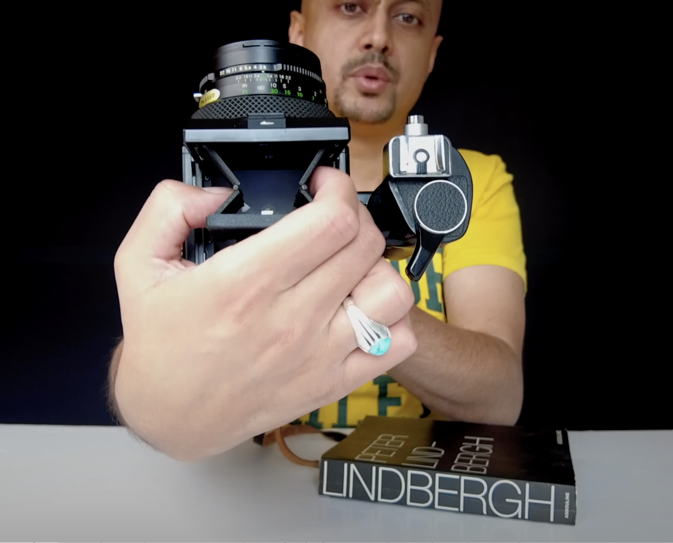 Adjusting the viewfinder on Bronica Zenza ETRS 8.png