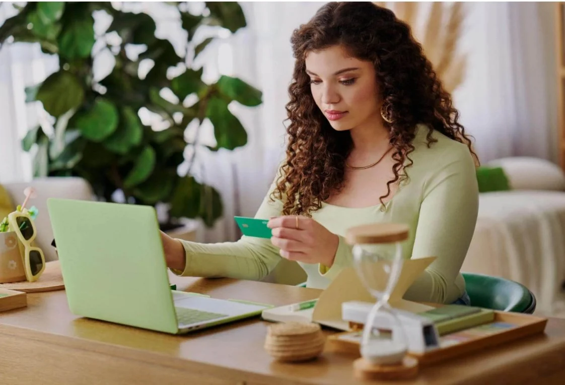 From Humble Beginnings to Spotlight: How Rozan Chime Built a Commercial Success Through Customer Stories