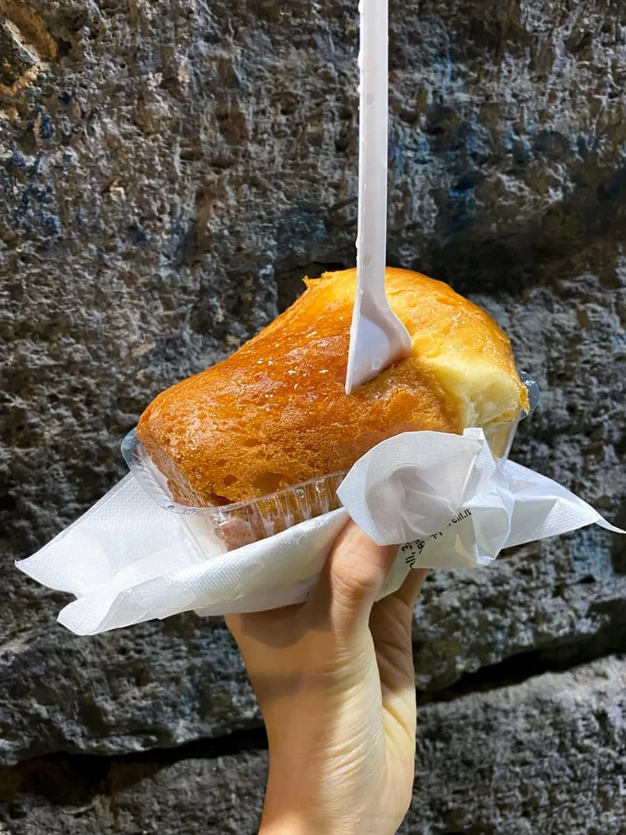 What to eat in Naples - rum baba.jpg