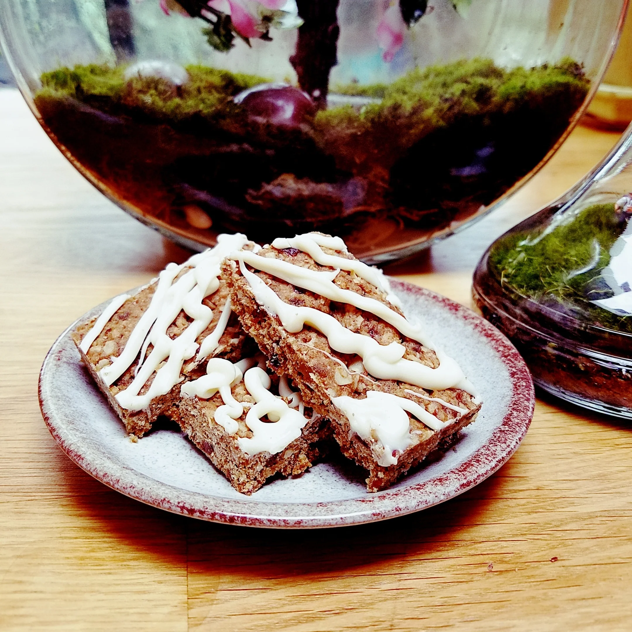 Ginger &amp; Date Granola Bar