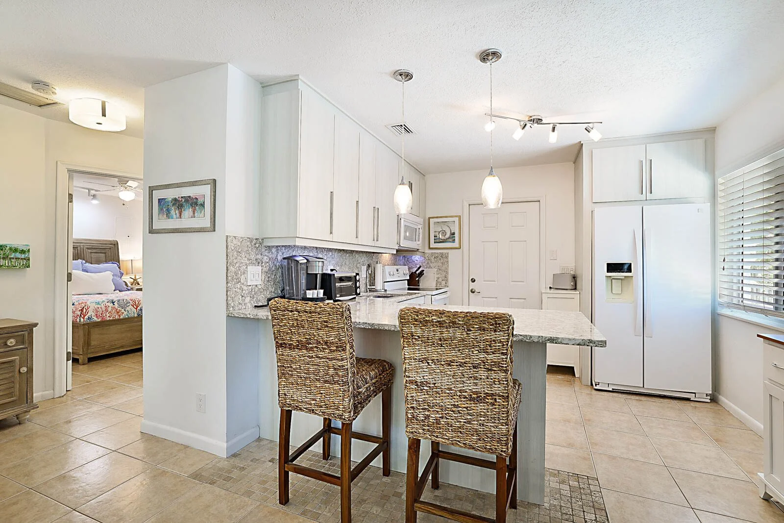 07_338_NE_7th_Avenue7_mls.jpg