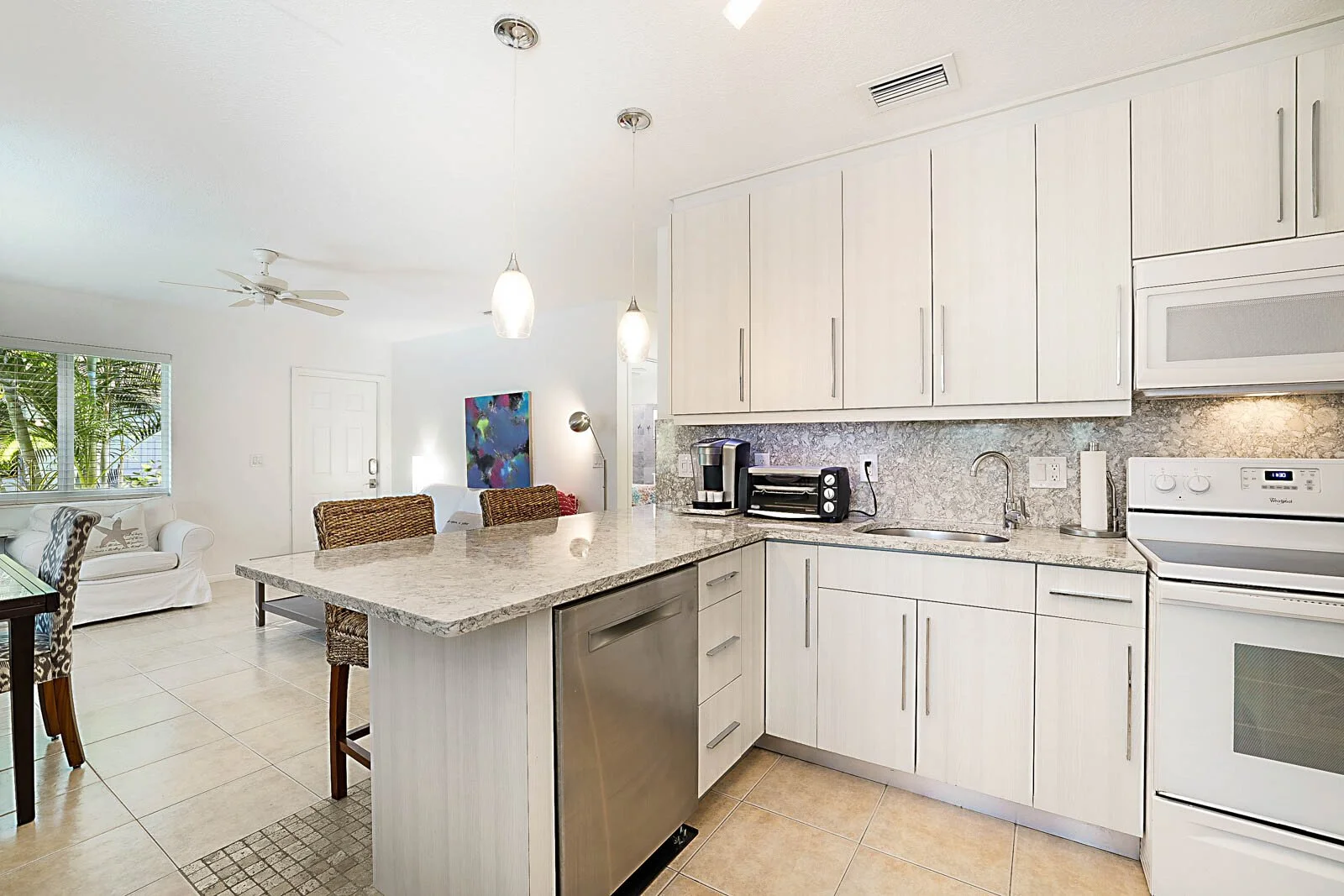 08_338_NE_7th_Avenue8_mls.jpg