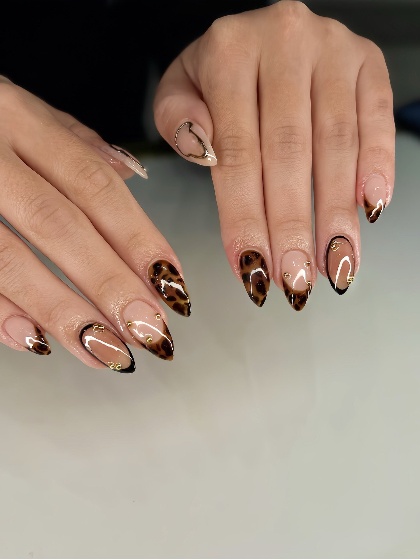 Nail artist 🎨: Cadie 

Walk-in welcome!! For appointment:
📱📞Text/call: 📍Sunset: (323)845-0962📍Selma: (323)681-5553
💻www.colorcoatla.com
 Biz hours: M-Sat: 10am-7:30pm || Sun: 10am-5pm

#nailart&nbsp;#HollywoodNails&nbsp;#naildesign&nbsp;#nailst