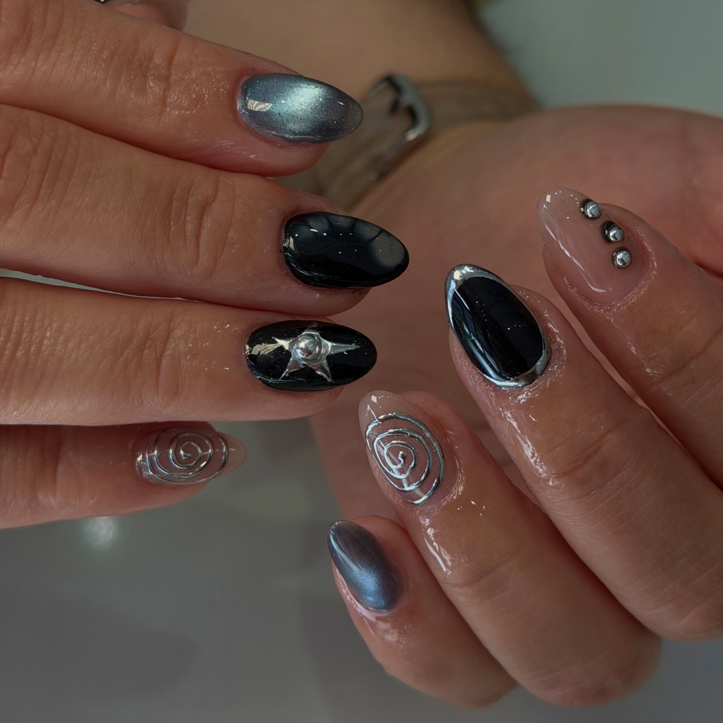 💕 precision always ✨

Walk-ins welcome!
📞 Text/call to book:
&mdash; 📍 Sunset: (323) 845-0962
&mdash; 📍 Selma: (323) 681-5553
💻 www.colorcoatla.com (www.colorcoatla.com)
🕒 Hours: Mon&ndash;Sat 10am&ndash;7:30pm | Sun 10am&ndash;5pm

💅 Set by o