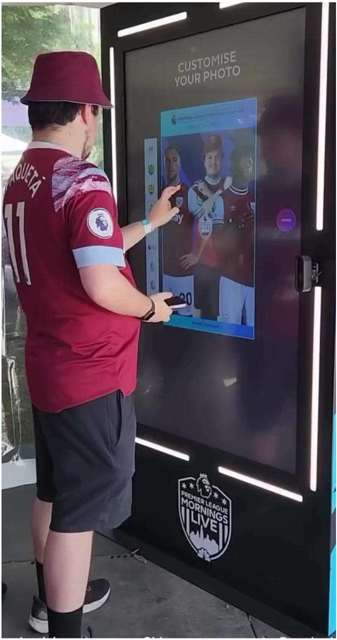 Interactive screen for fans at event