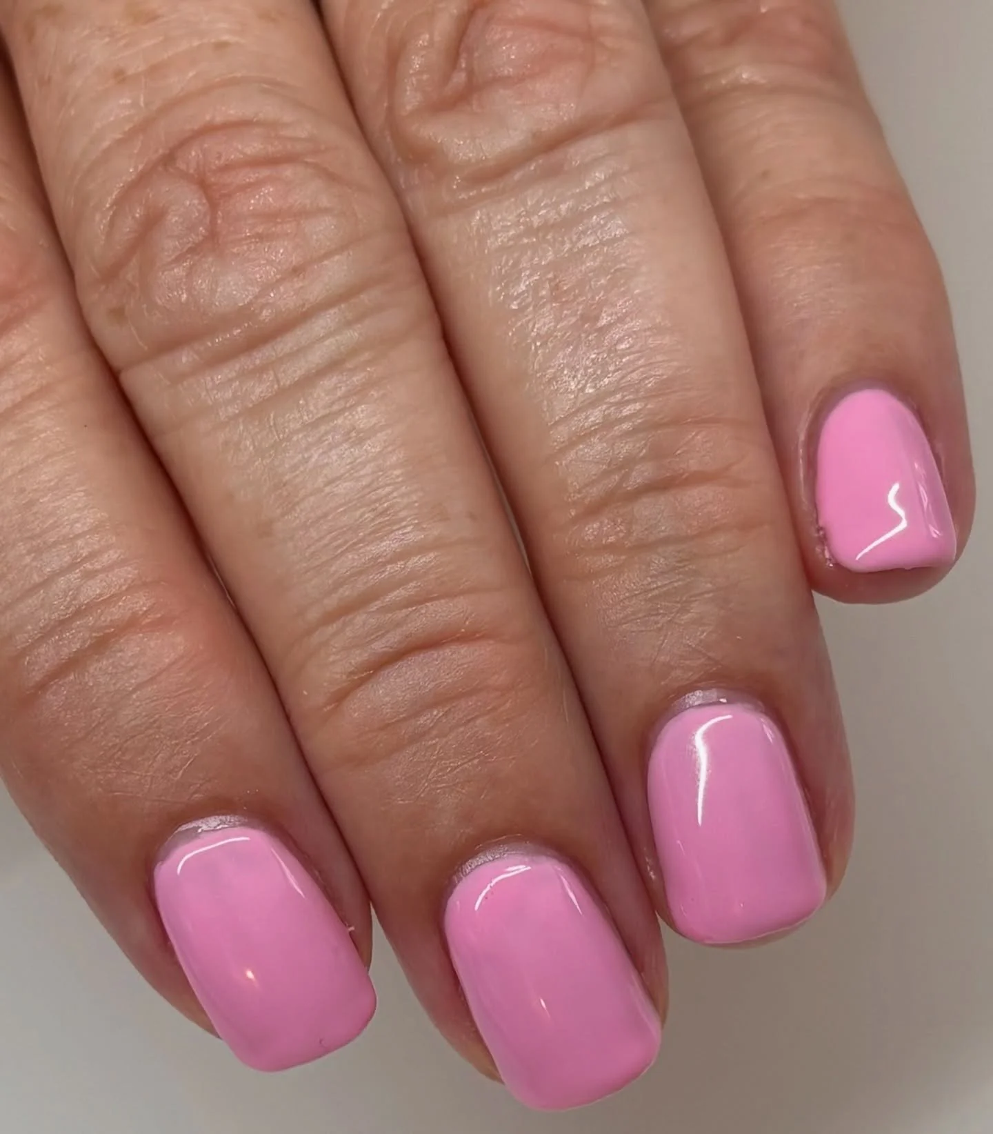 This pink is so cute for the summer. 🩷

#pinknails #lovenails #clevedonnailsalon #clanails #biosculpturegel❤️