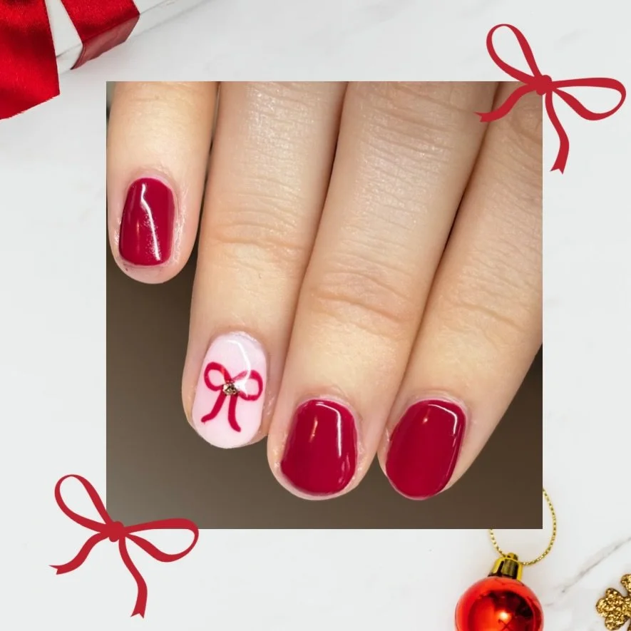 How cute are these little bows! 
I so loved creating these nails. 🎀
They&rsquo;re a great idea for early Christmas nails. 
#christmasnails #clanails #bioscilpturenails