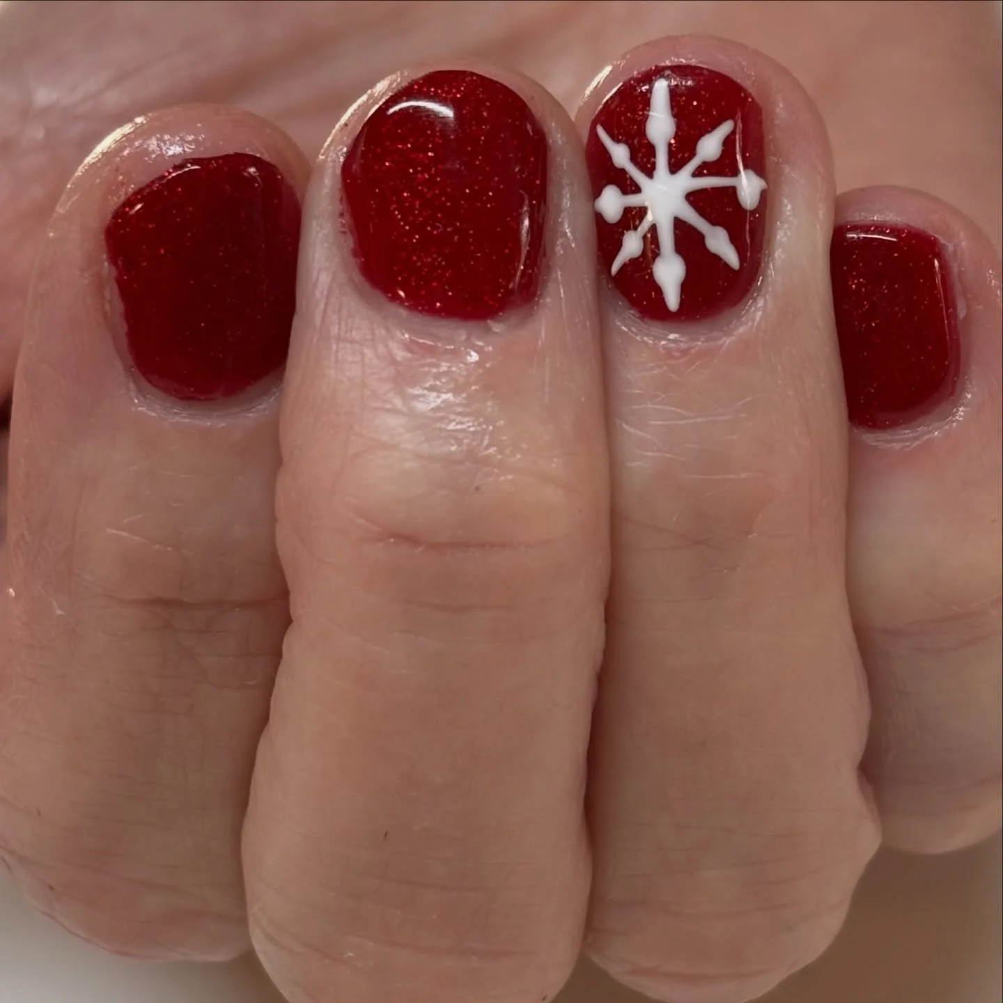 Red shorties looking very festive. 
#bioscilpturenails #clanails #clevedonnails
