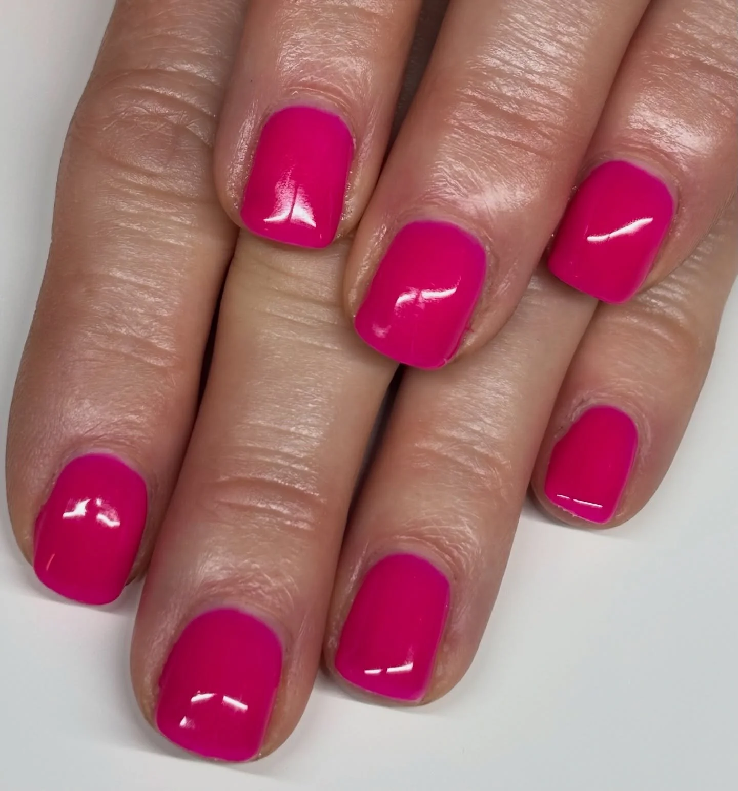 You guys have been loving this beautiful bright pink recently and I can see why! She&rsquo;s a beaut. 🩷
#biosculpturegel #clanails #clevedonnails #pink #healthynails