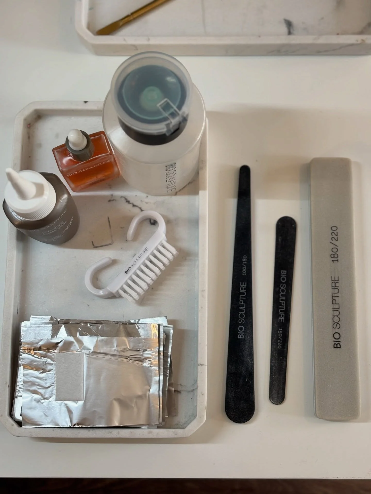 Let&rsquo;s talk benefits of soaking off your nails. 
🤍I use the bio sculpture gel remover which gently soaks into the gel. 
🤍bio sculpture gel flakes off perfectly, no need for hard scrubbing on the nails. 
🤍using almond oil during the soak off p