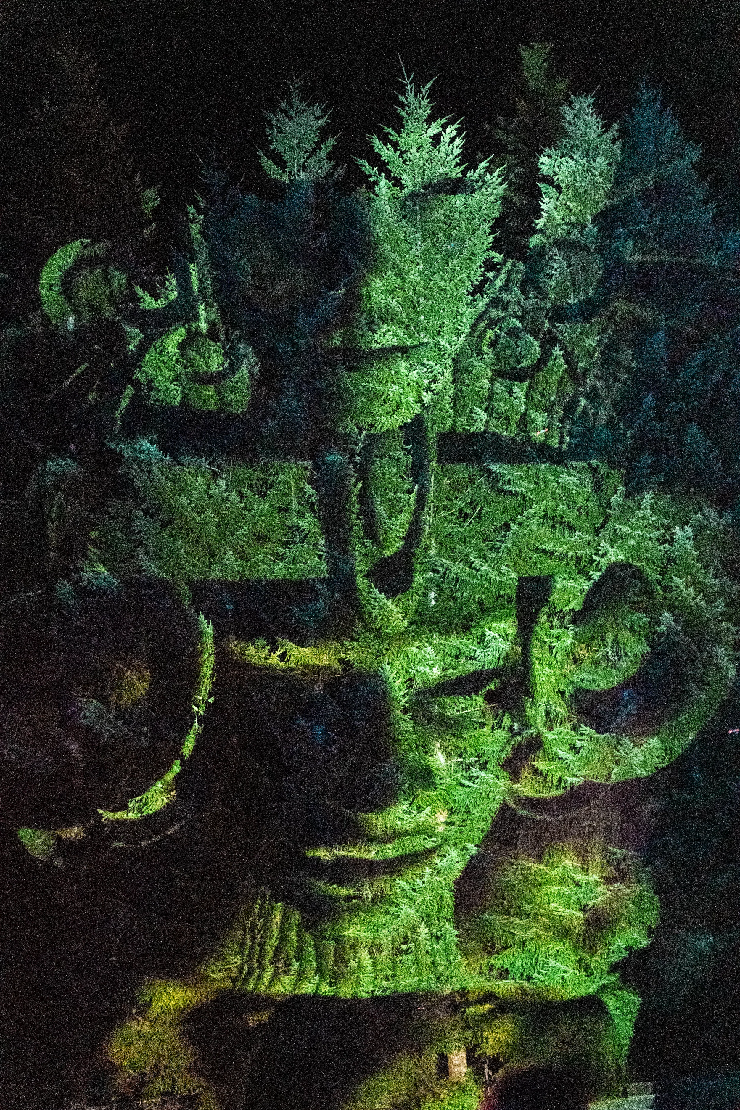  Mind-altering projection mapping during Tipper. 