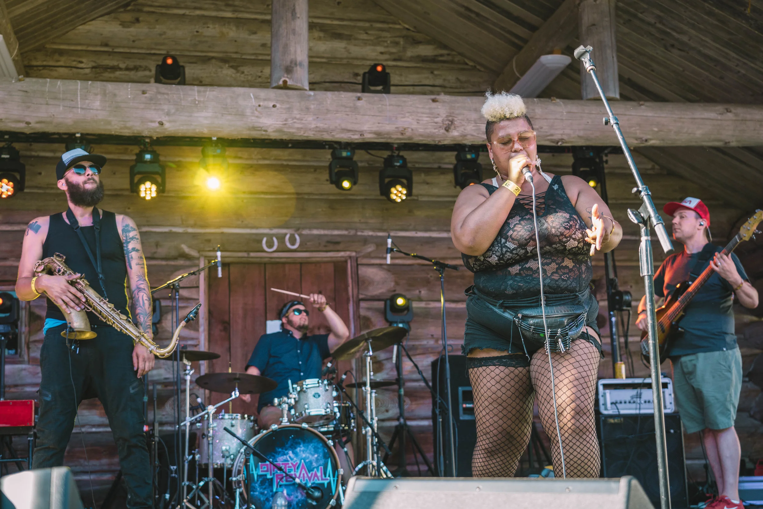  Dirty Revival 
