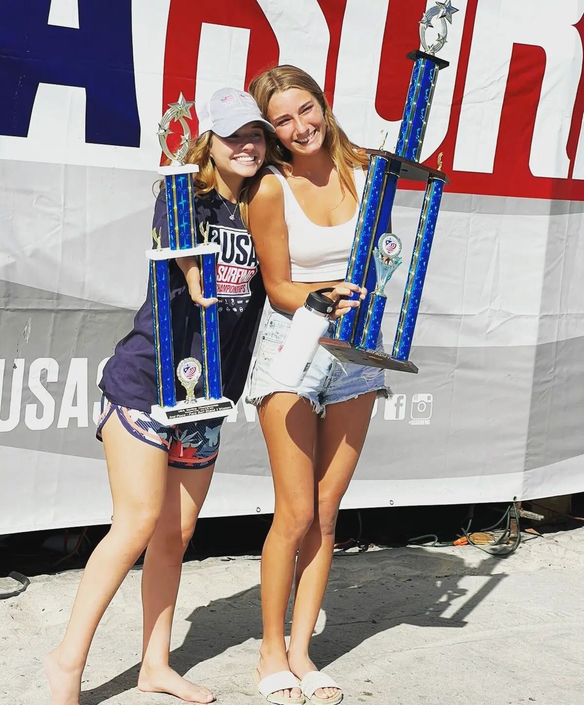 Congrats to all the @hawaiiadaptivesurfteam crew who competed in @usasurfing National Championships last weekend! @faithhopemaui got 1st again! (Id: image 1 faith &amp; @livstone hold their trophies and smile at the camera. Image 2 4 wheelchair users