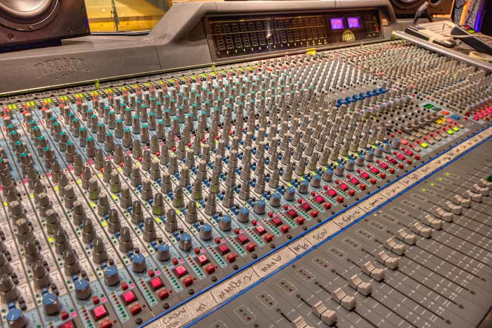 RECORDING STUDIO