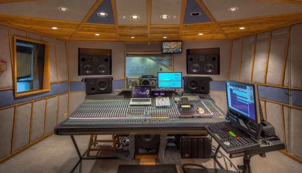 RECORDING STUDIO
