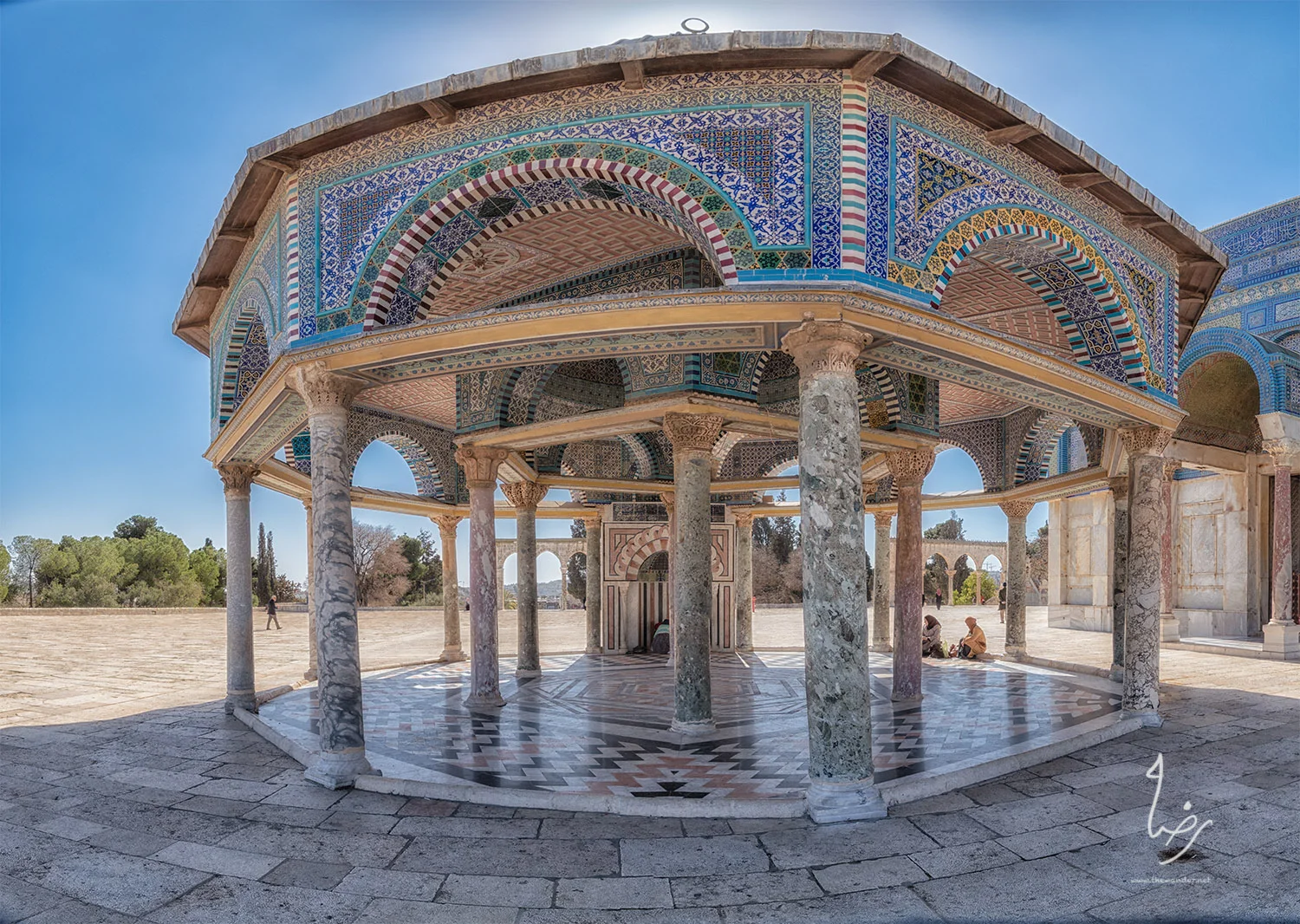 Dome of the Chain marks the center of Masjid Al aqsa. According to Judaism this is where Solomon had suspended a chain between heaven and earth. Christians believe this is the spot where St. James was martyred and in some Islamic traditions this is the location where Day of Judgement will occur