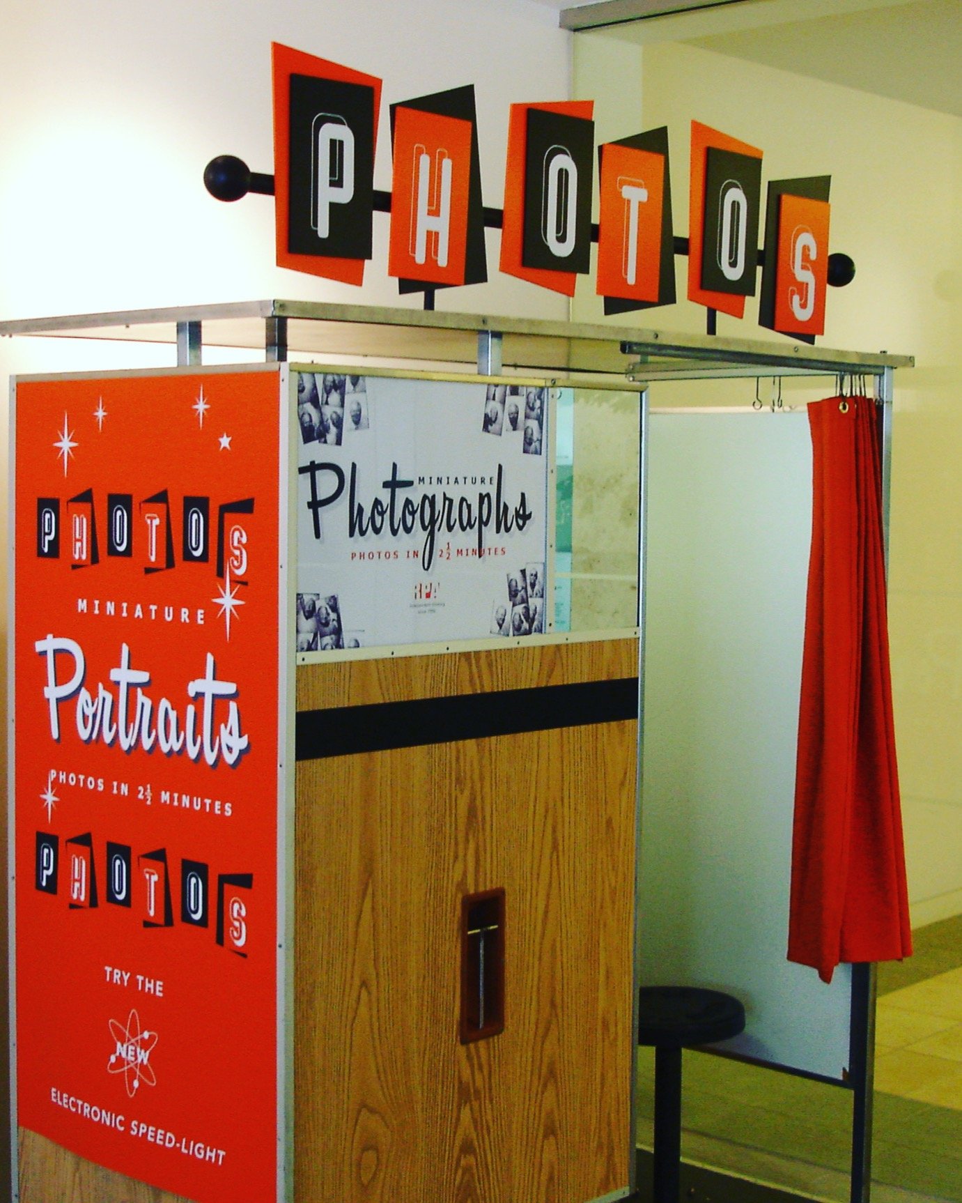 📸 Rent a Classic Photobooth for Your Next Event &ndash; Nationwide!

Whether you're planning a corporate activation, brand launch, wedding, or private party, PhotoWorks Interactive has you covered with the most iconic Classic Photobooths available f