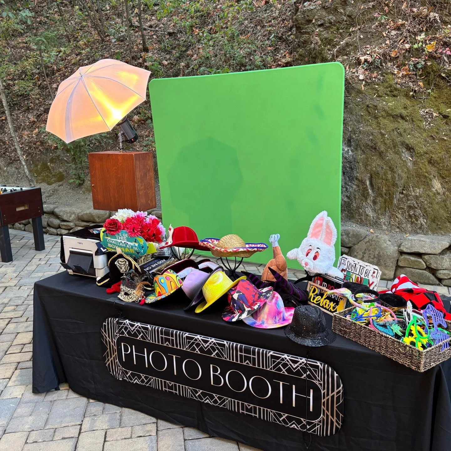 ✨Ever wonder what makes the perfect backdrop for an event?✨ At PhotoWorks Interactive, our Green Screen Photobooths bring your vision to life&mdash;whether it&rsquo;s a tropical beach, a city skyline, or something totally out of this world. 🌍🎉
Our 