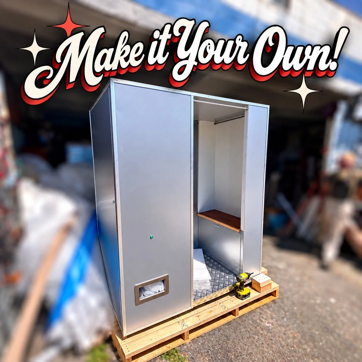 CLASSIC NEVER MEANS COOKIE-CUTTER. 

At PhotoWorks Interactive, we believe everyone wants their own identity&mdash;and your Classic Photo Booth should have one too.

From our SAN FRANCISCO BAY AREA fabrication house, we can take classic inspiration a