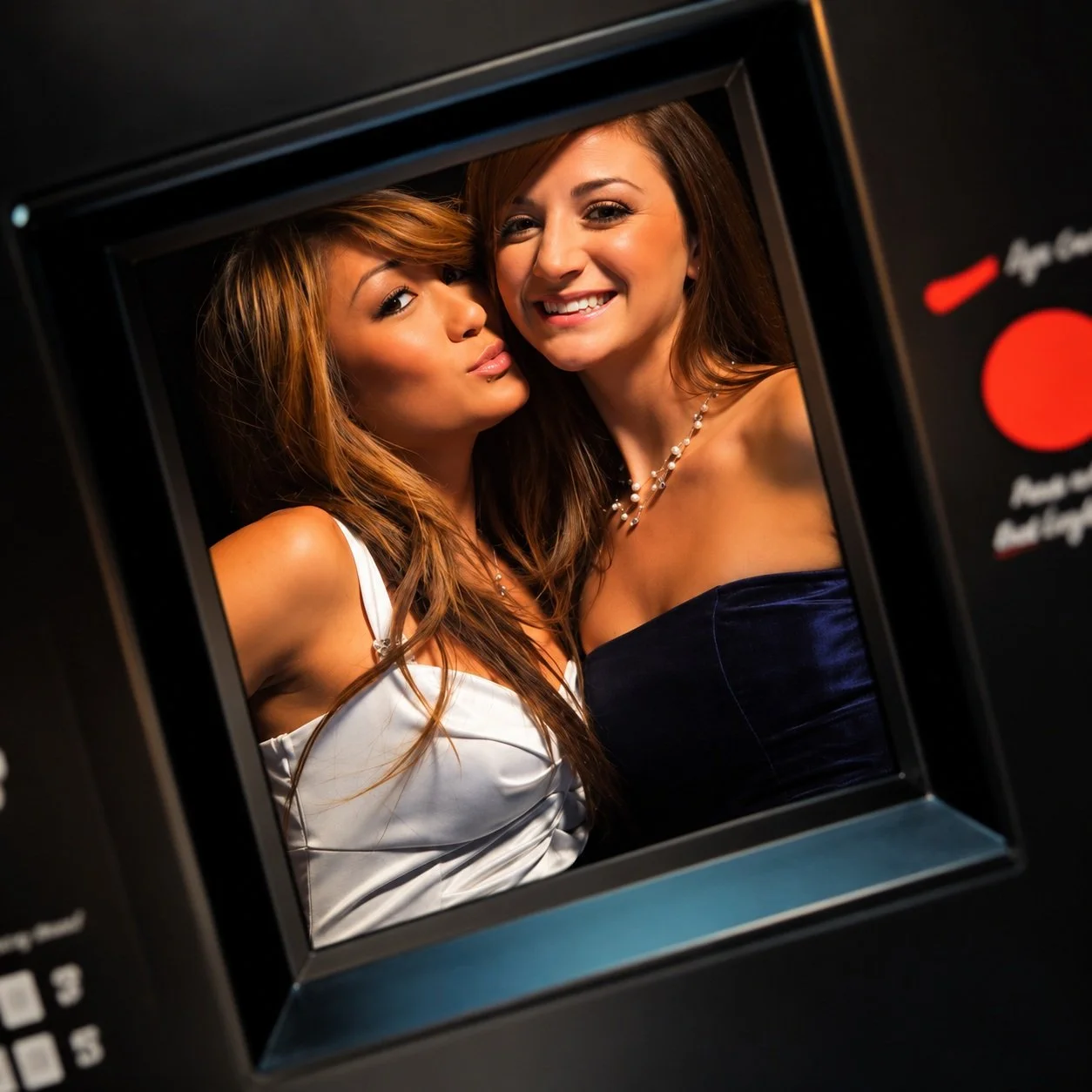 WE WERE RETRO BEFORE RETRO WAS COOL. 📸⚡

Way back in 2002, PhotoWorks Interactive was already building Retro-Modern Photo Booths&mdash;bringing together the classic flash, instant photo strips, and pure fun that make a real photo booth unforgettable