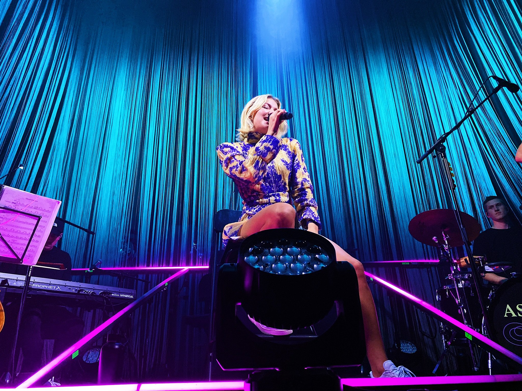 Astrid S @ Hoxton Hall, London (2019)